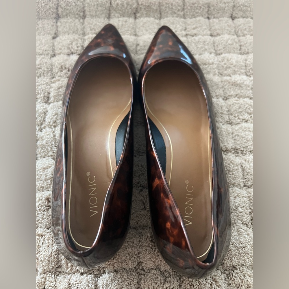 Vionic Women's Pointed Toe Tortoiseshell Patent Flats in Brown - Picture 11 of 14